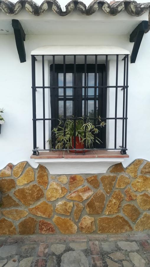 El Nido Villa Zahara De La Sierra Luaran gambar